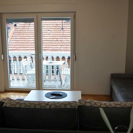 Apartman Dina Leilighet Tuzla Eksteriør bilde
