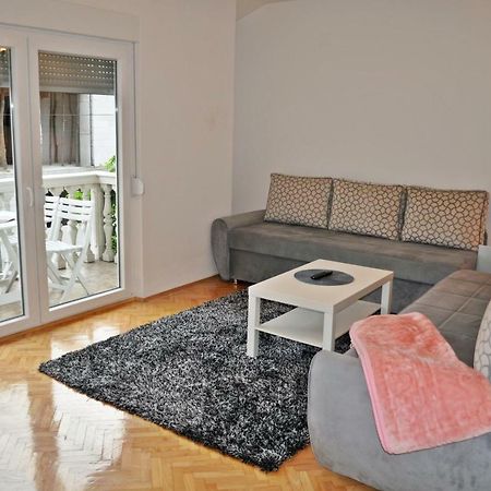 Apartman Dina Leilighet Tuzla Eksteriør bilde