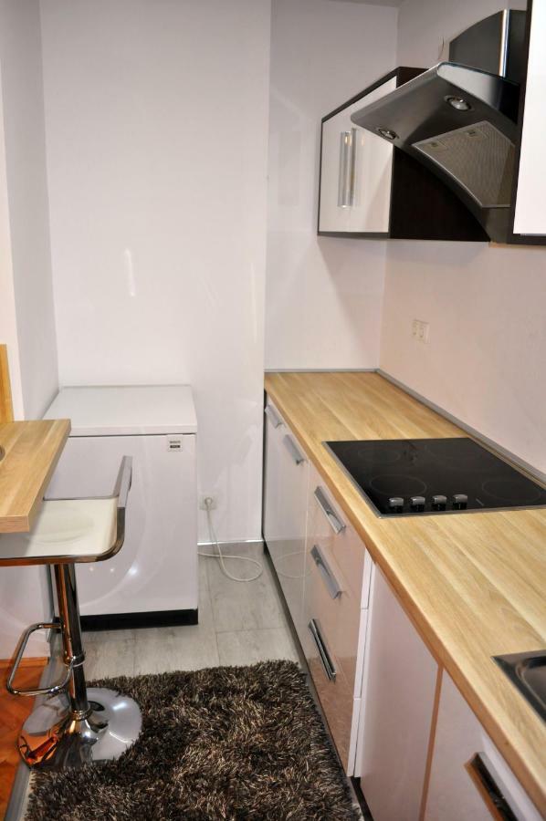 Apartman Dina Leilighet Tuzla Eksteriør bilde