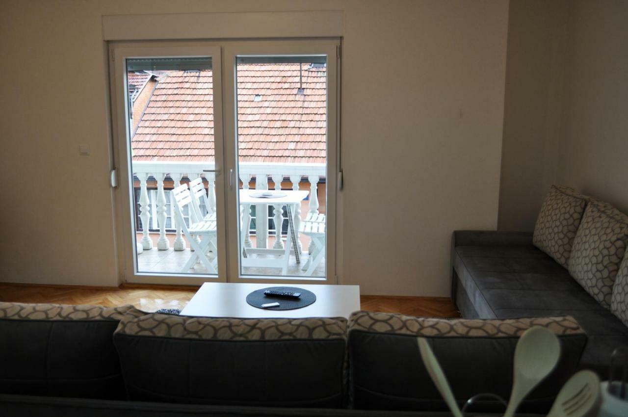 Apartman Dina Leilighet Tuzla Eksteriør bilde