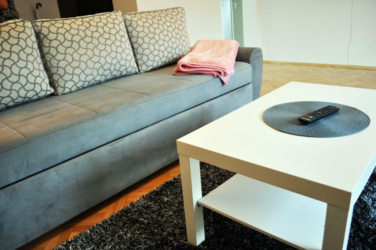 Apartman Dina Leilighet Tuzla Eksteriør bilde