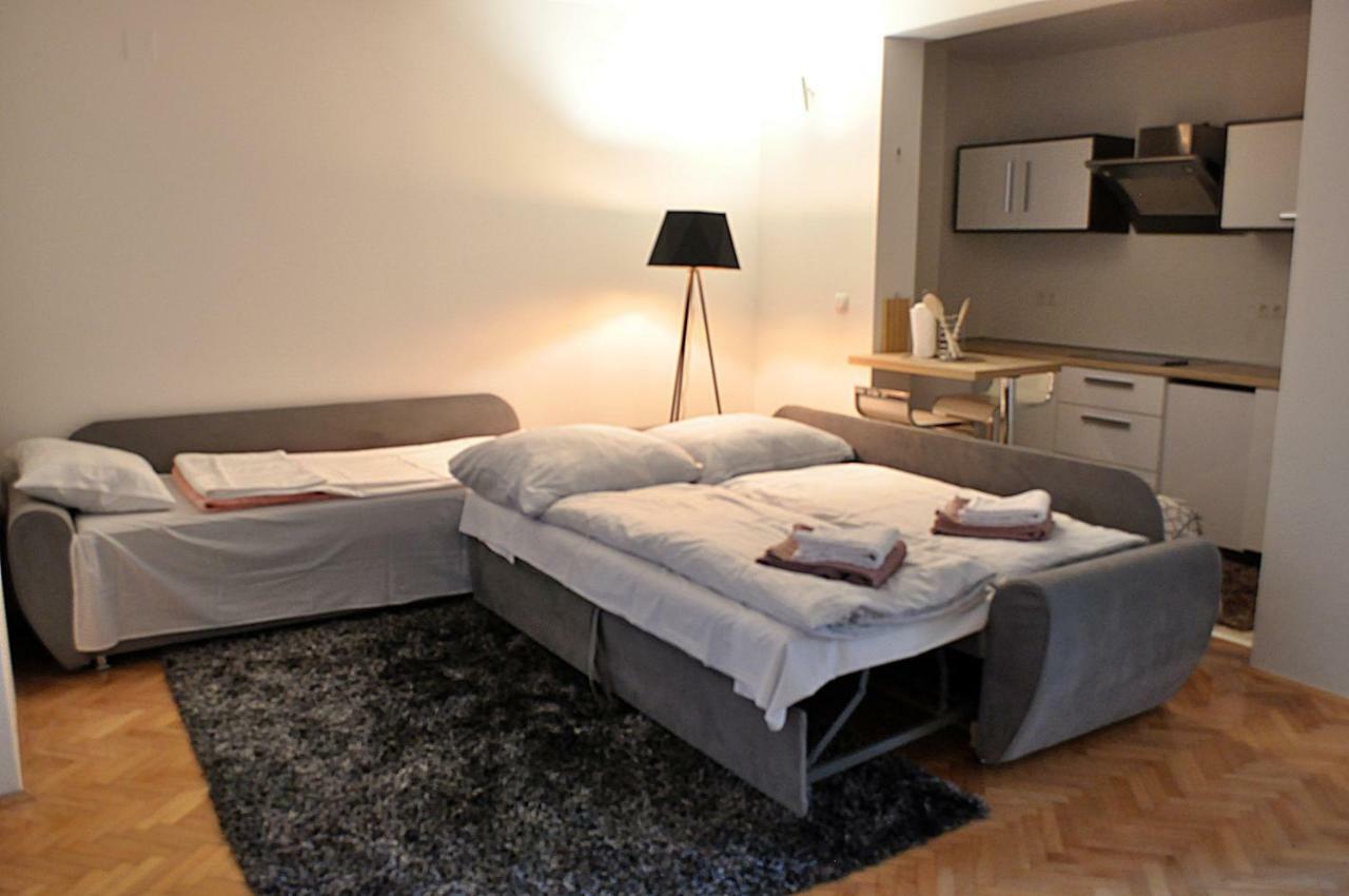 Apartman Dina Leilighet Tuzla Eksteriør bilde