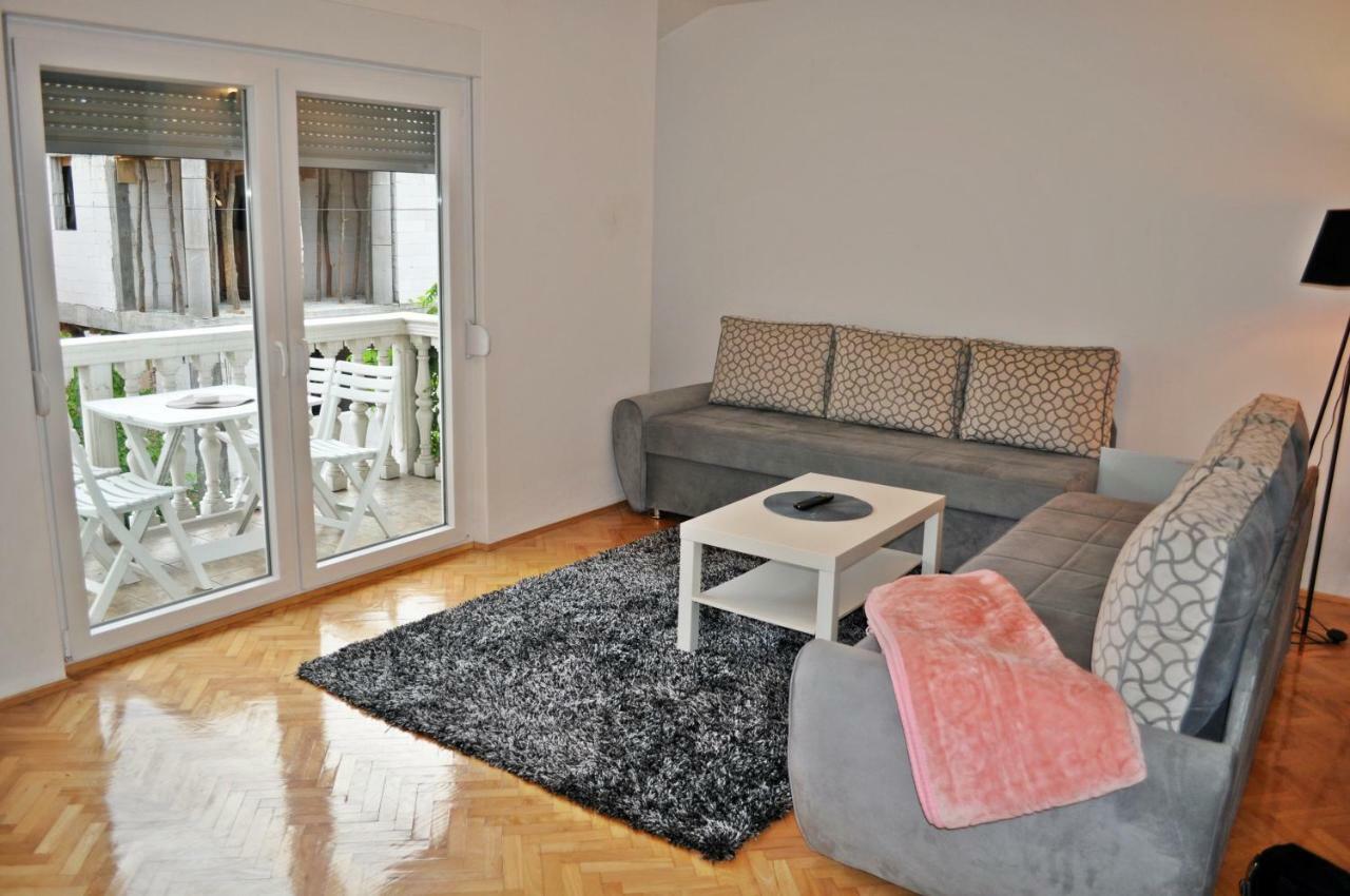 Apartman Dina Leilighet Tuzla Eksteriør bilde