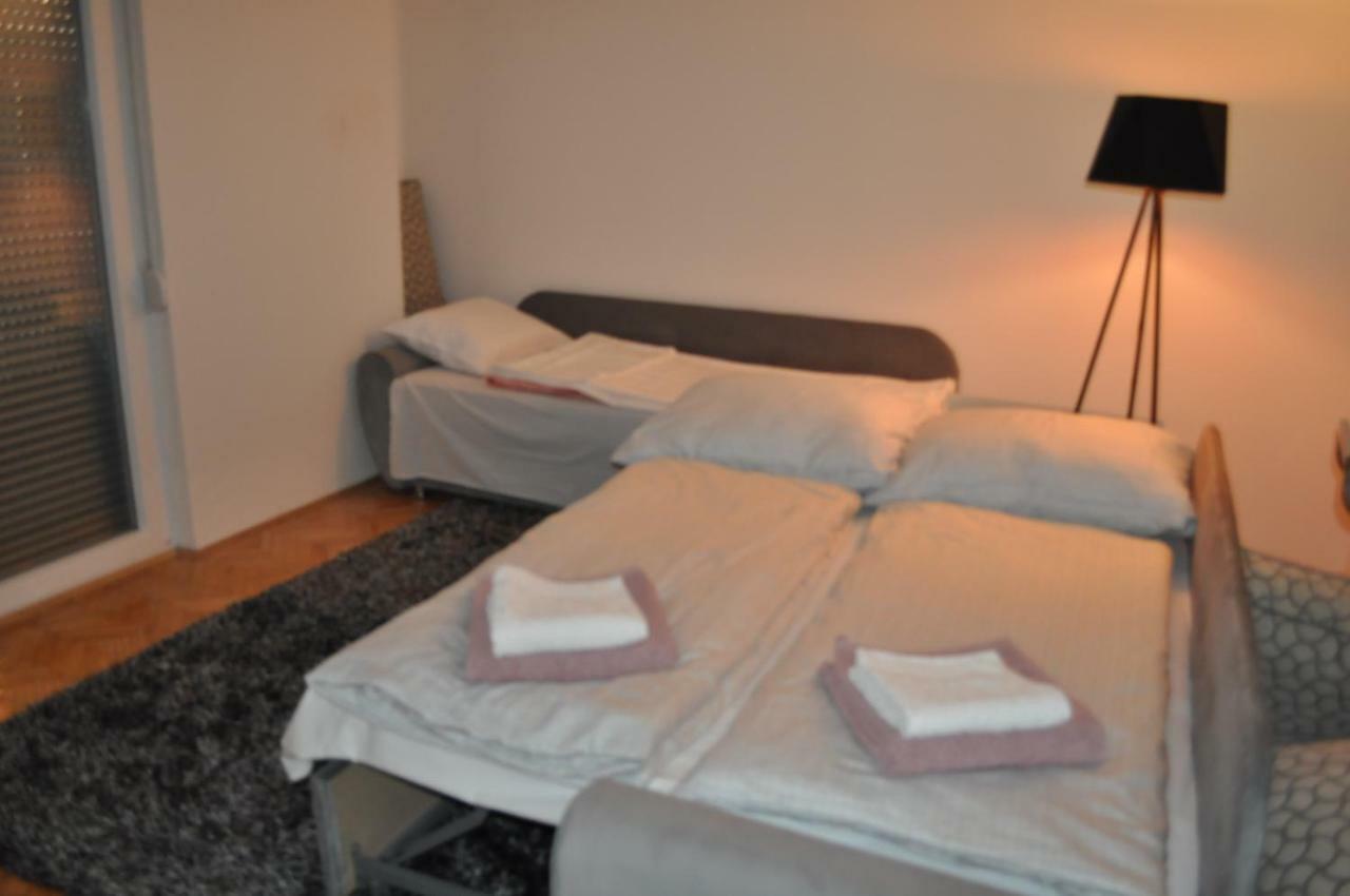 Apartman Dina Leilighet Tuzla Eksteriør bilde